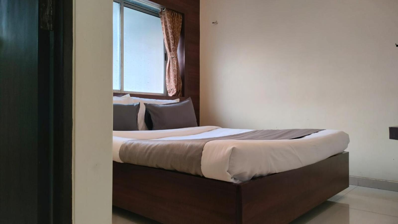 Hotel Sai Nidhi Executive-Mindspace Airoli Navi Mumbai Exterior photo