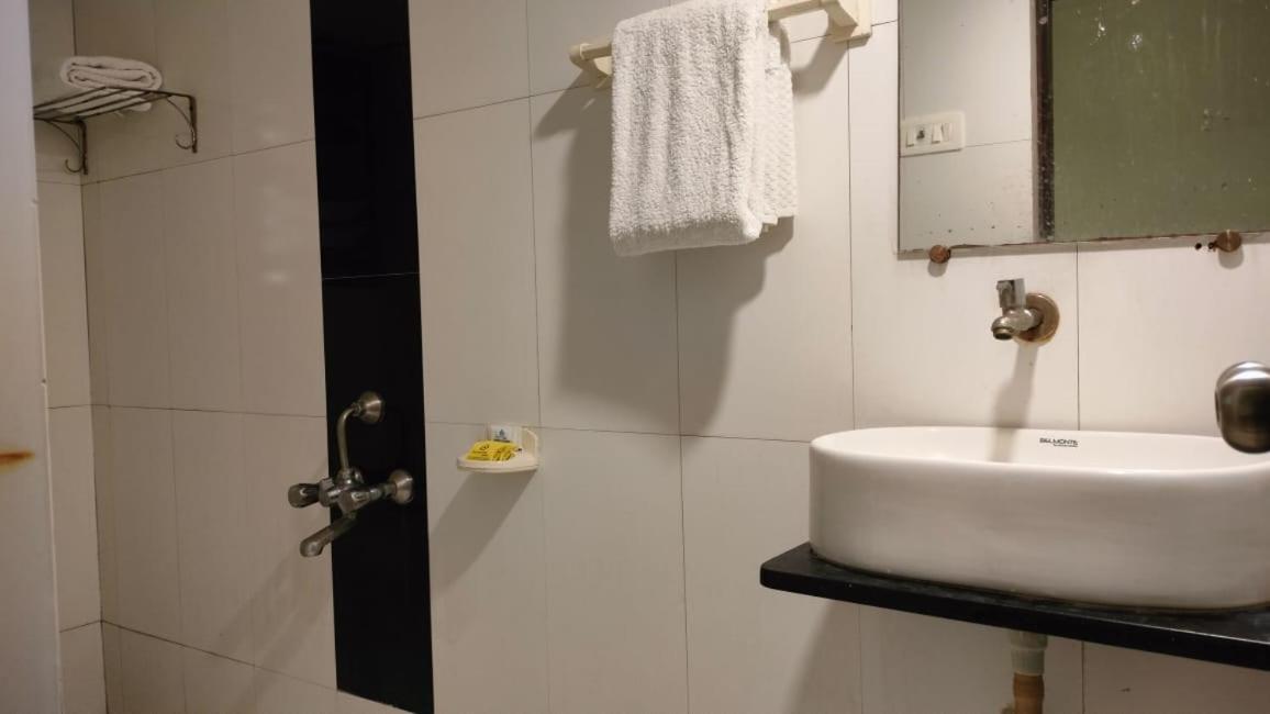 Hotel Sai Nidhi Executive-Mindspace Airoli Navi Mumbai Exterior photo