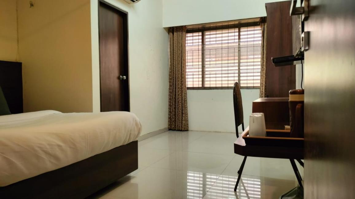 Hotel Sai Nidhi Executive-Mindspace Airoli Navi Mumbai Exterior photo