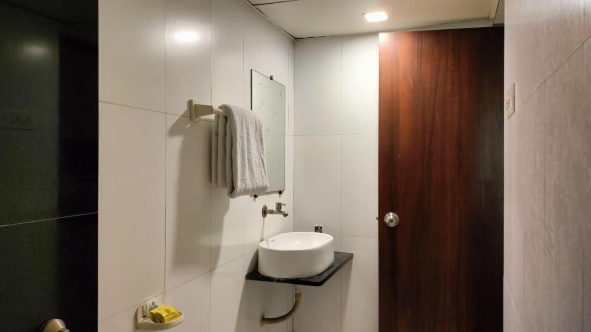 Hotel Sai Nidhi Executive-Mindspace Airoli Navi Mumbai Exterior photo